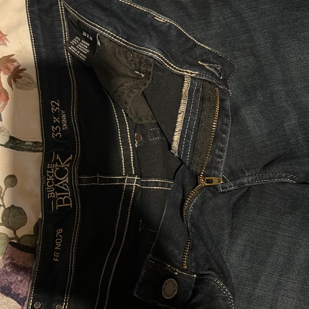 Buckle Black